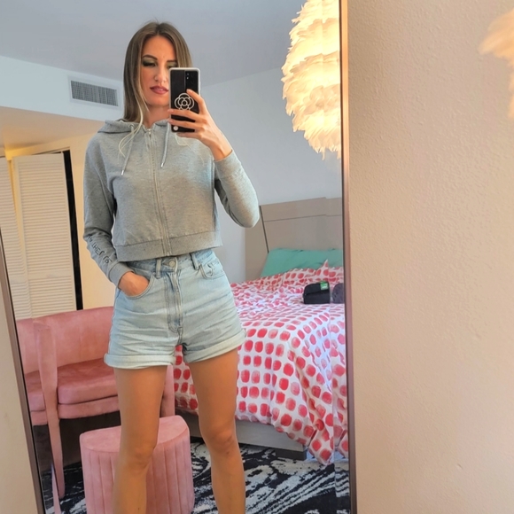 Divided H&M "Exhale the past Inhale the future"Grey Yoga Hooded Crop Sweatshirt - Picture 1 of 8